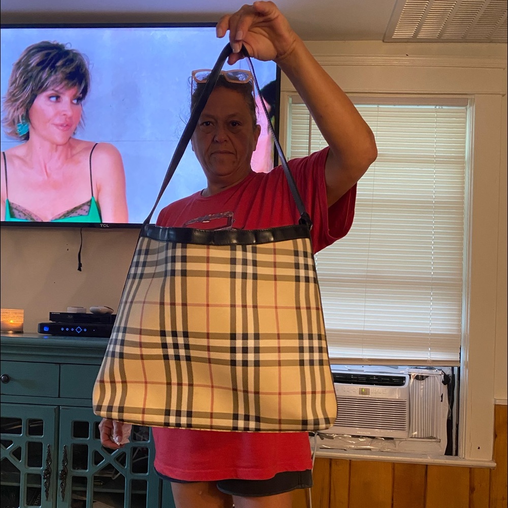 Burberry purse